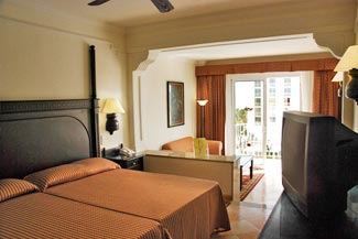 Junior Suite Jacuzzi Ocean View - Hotel Riu Palace Aruba - All Inclusive 24 hours Junior Suite Jacuzzi Ocean View - Hotel Riu Palace Aruba - All Inclusive 24 hours